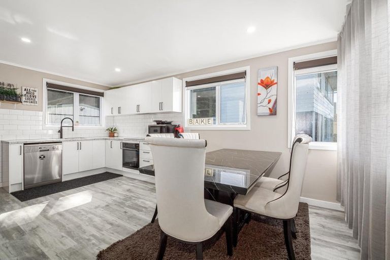 Photo of property in 112 Rangituhi Crescent, Takapuwahia, Porirua, 5022