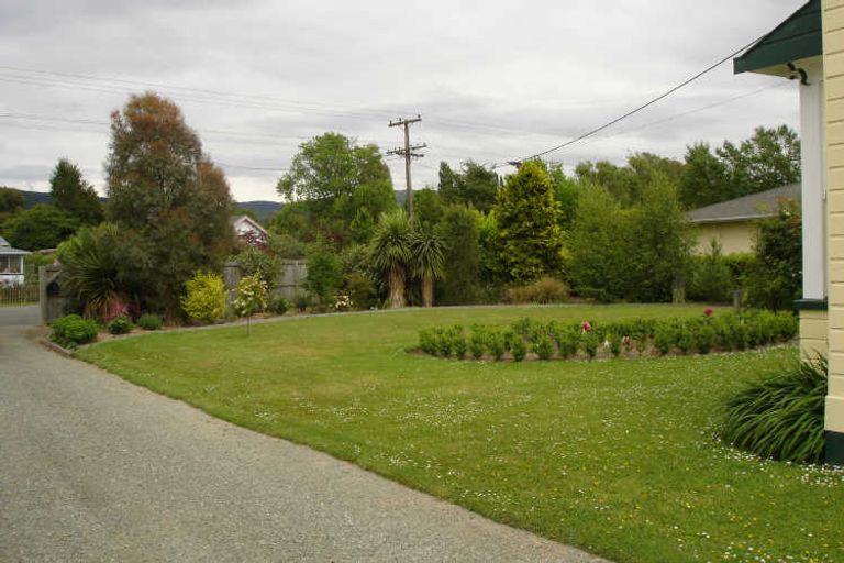 Photo of property in 40 Parsonage Road, Waimate, 7924