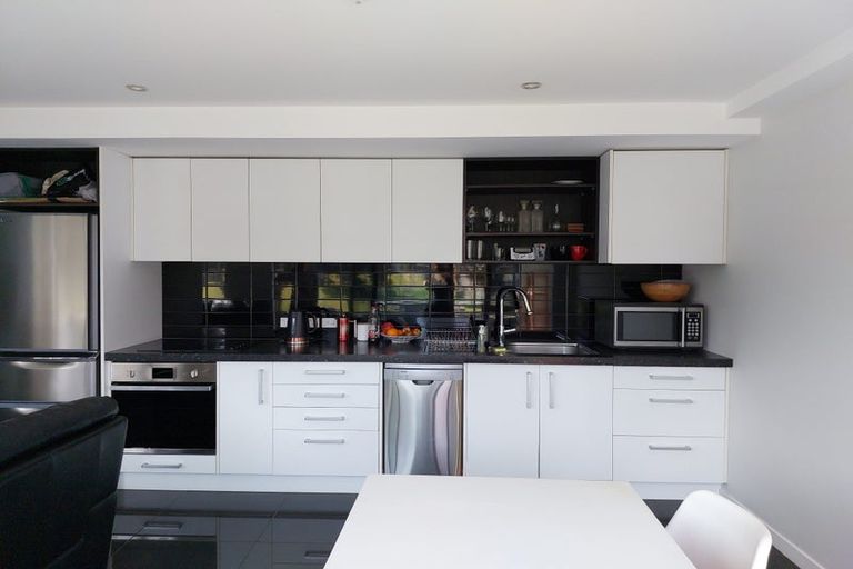 Photo of property in Nouvo Apartments, 2b/21 Rugby Street, Mount Cook, Wellington, 6021
