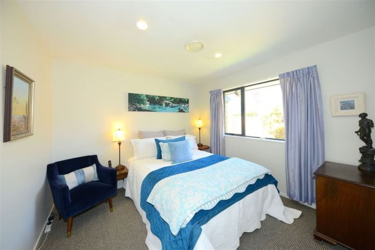 Photo of property in 6 Hamlet Lane, Heathcote Valley, Christchurch, 8022