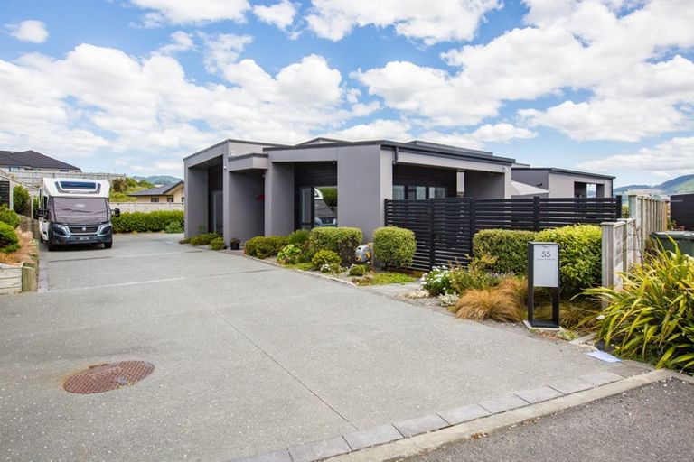 Photo of property in 55 Queen Charlotte Drive, Aotea, Porirua, 5024