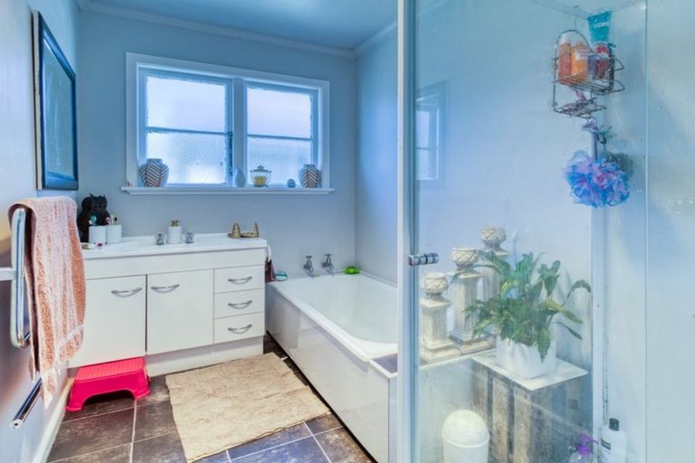 Photo of property in 30 Hillary Crescent, Maraenui, Napier, 4110