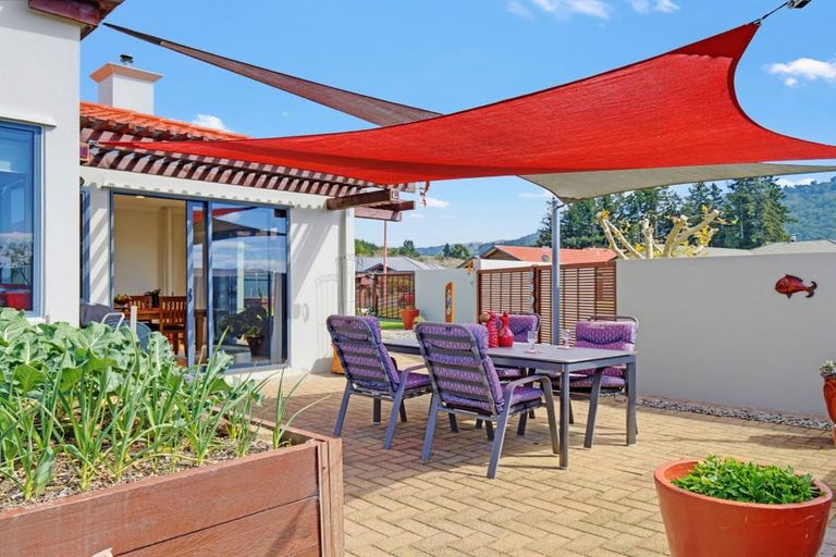 Photo of property in 15 Edward Payton Grove, Pukehangi, Rotorua, 3015