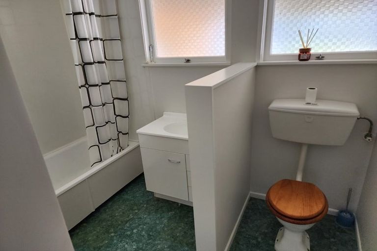 Photo of property in 2 Tasman Street, Havelock North, 4130