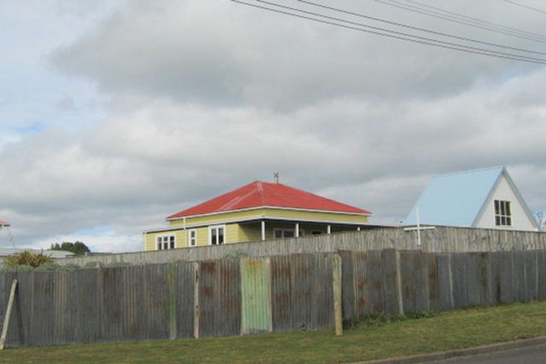 Photo of property in 32 Manga-pirau Street, Waikawa Beach, Manakau, 5573