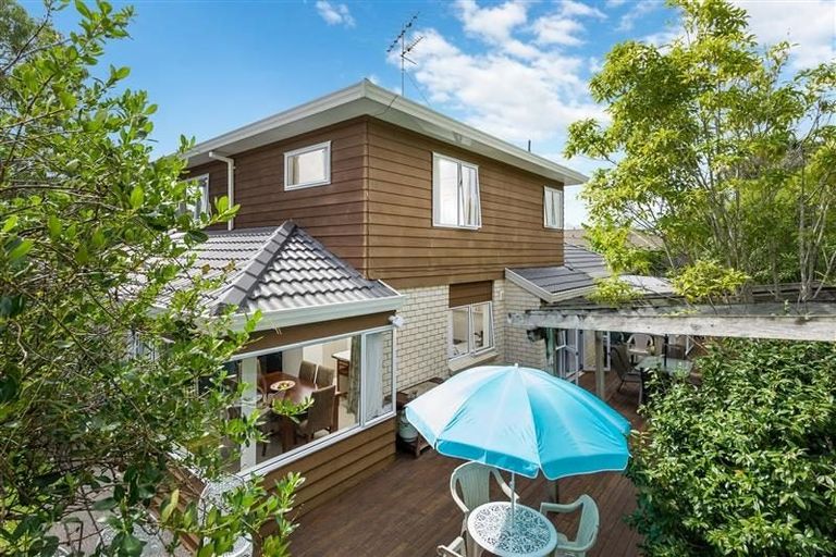 Photo of property in 32 Crestview Place, Browns Bay, Auckland, 0630