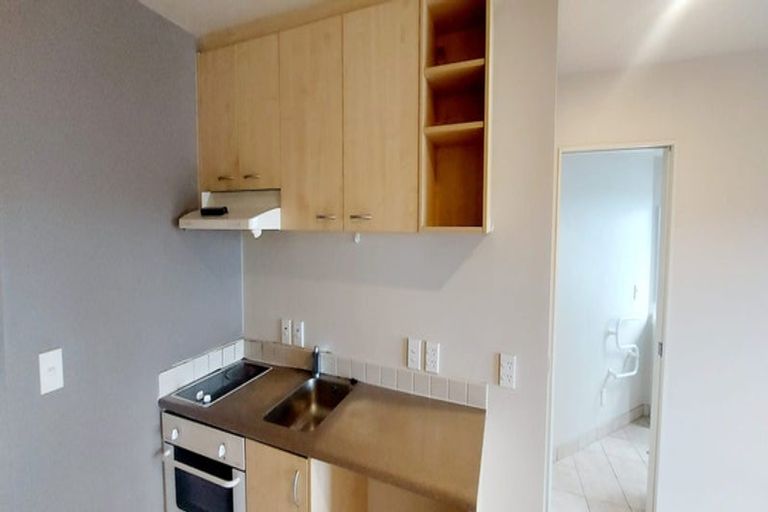 Photo of property in 4m/10 Crown Lynn Place, New Lynn, Auckland, 0600