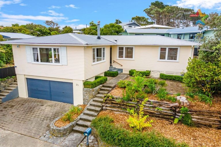 Photo of property in 21 Cherry Blossom Grove, Maungaraki, Lower Hutt, 5010