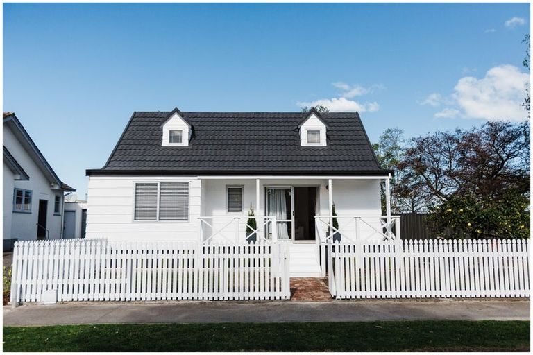 Photo of property in 12 Herrick Street, Marewa, Napier, 4110