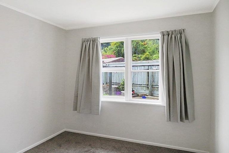 Photo of property in 49 Horoeka Street, Stokes Valley, Lower Hutt, 5019