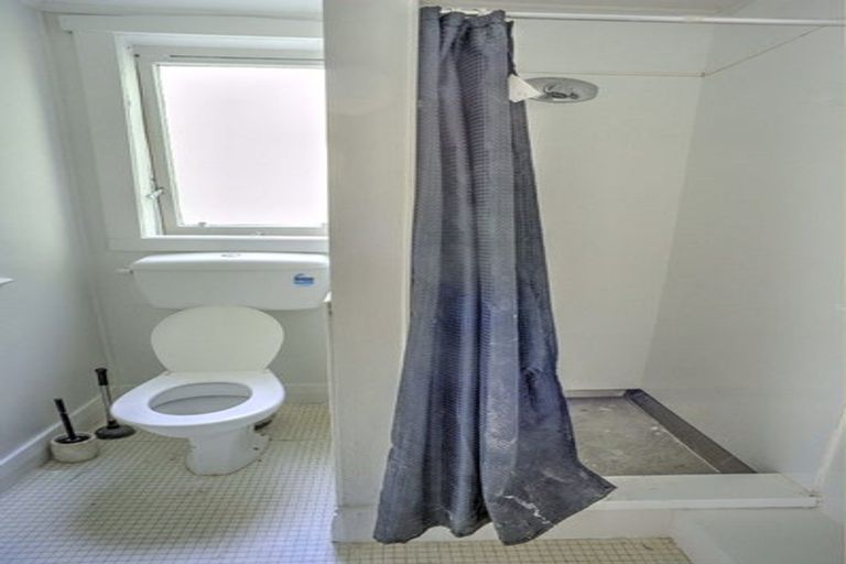 Photo of property in 3/44 Northland Road, Northland, Wellington, 6012