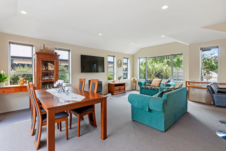 Photo of property in 7 Cairnbrae Drive, Prebbleton, 7604