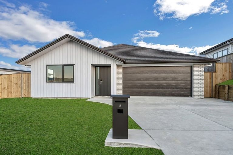 Photo of property in 8 Viv Green Place, Pokeno, 2402