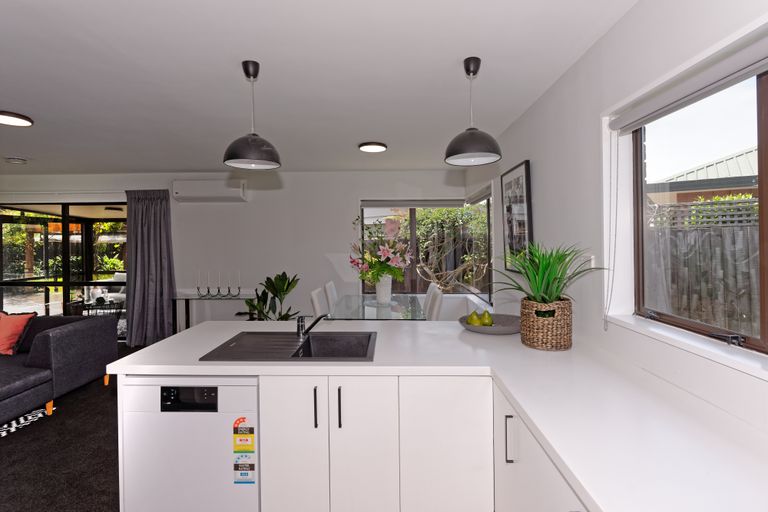 Photo of property in 36 Kirsten Place, Parklands, Christchurch, 8083