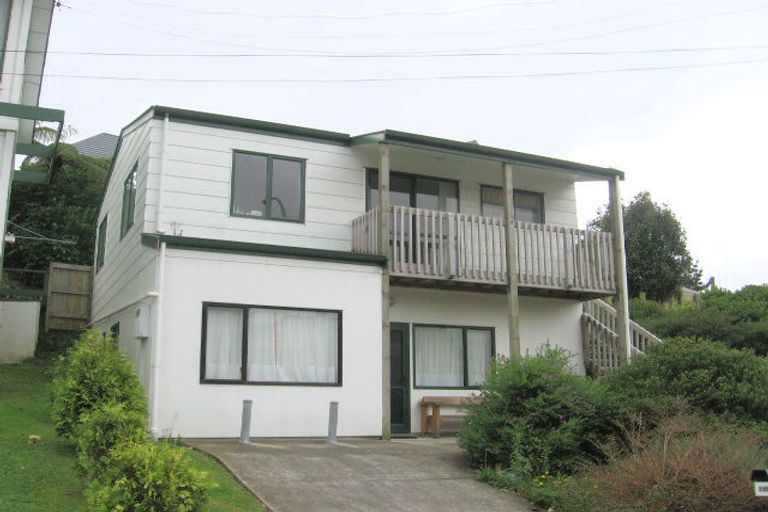 Photo of property in 99 Redwood Avenue, Tawa, Wellington, 5028