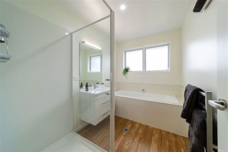 Photo of property in 1 Tudor Lane, Lower Shotover, Queenstown, 9304