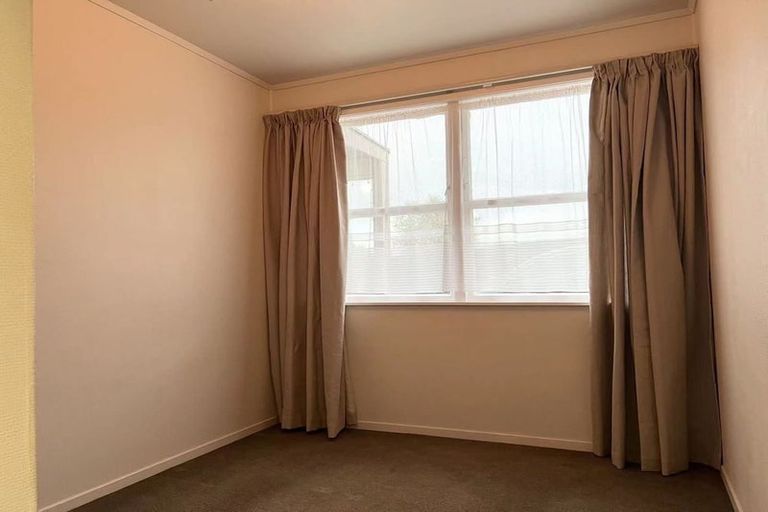 Photo of property in 39 Bodi Place, Te Atatu South, Auckland, 0610