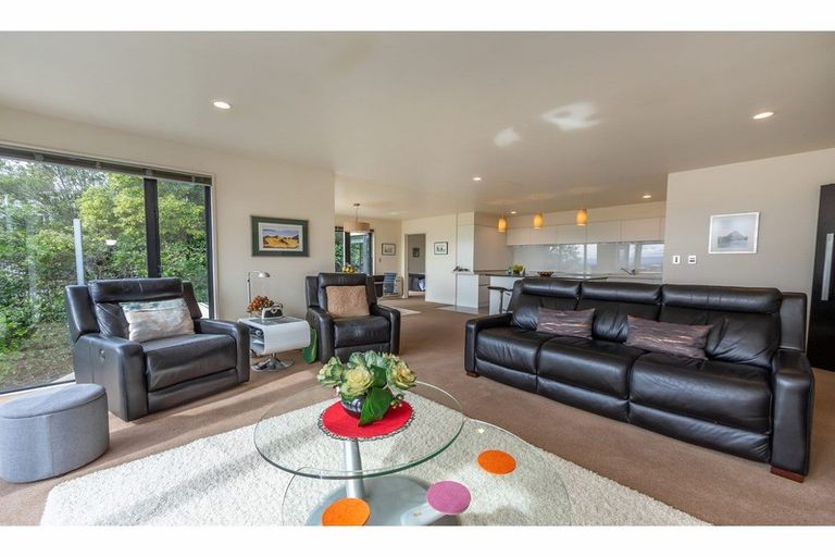 Photo of property in 11b Lookaway Place, Huntsbury, Christchurch, 8022