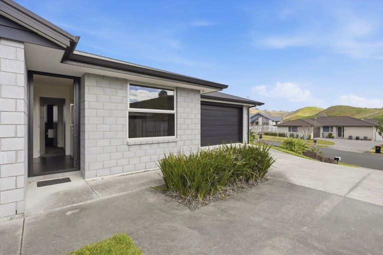 Photo of property in 105 Ballintoy Park Drive, Welcome Bay, Tauranga, 3175