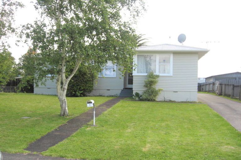 Photo of property in 1 Tairere Crescent, Rosehill, Papakura, 2113