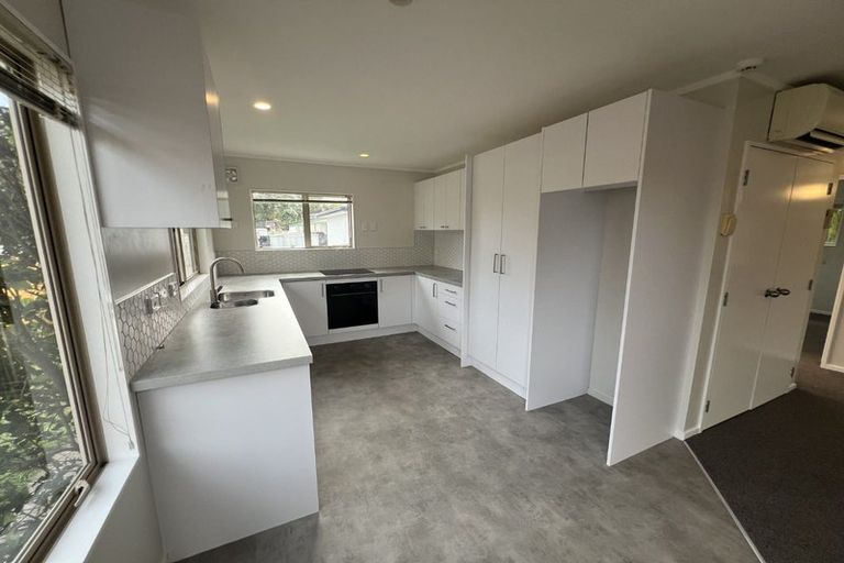 Photo of property in 37b Walton Street, Red Beach, 0932