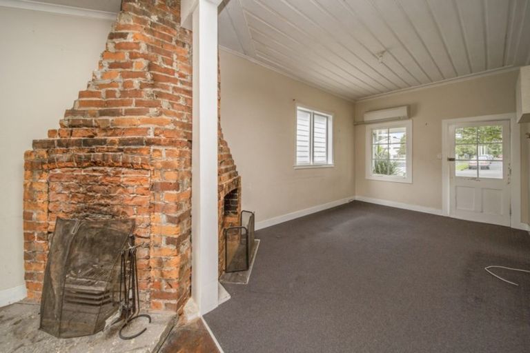 Photo of property in 163 Lemon Street, Strandon, New Plymouth, 4312