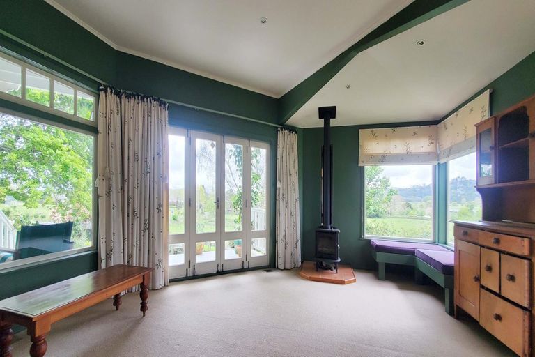 Photo of property in 272 Waihoehoe Road, Drury, 2577