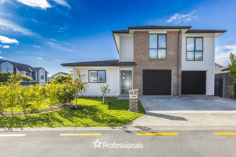 Photo of property in 1 Somerby Mews, Silverstream, Upper Hutt, 5019