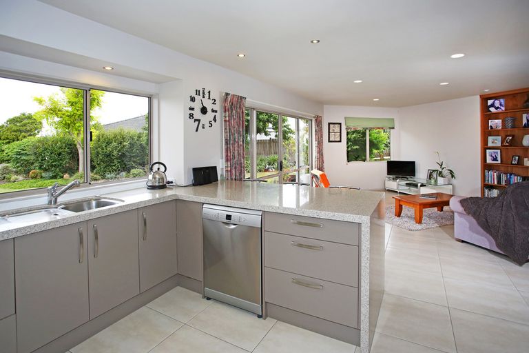 Photo of property in 27 Bayview Drive, Waiuku, 2123