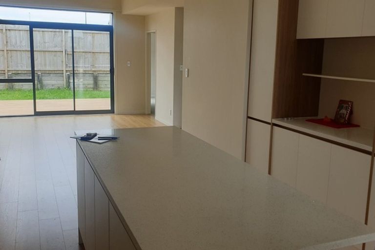 Photo of property in 11 Hoiho Road, Pukekohe, 2120