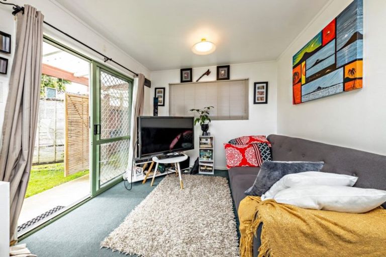 Photo of property in 440 Porchester Road, Randwick Park, Auckland, 2105