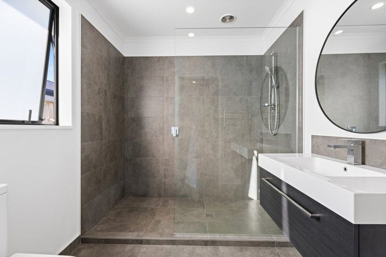 Photo of property in 33 Te Hurunui Drive, Pegasus, 7612
