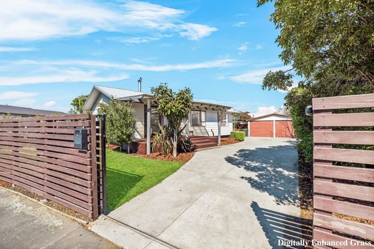Photo of property in 34 Medina Crescent, Parklands, Christchurch, 8083