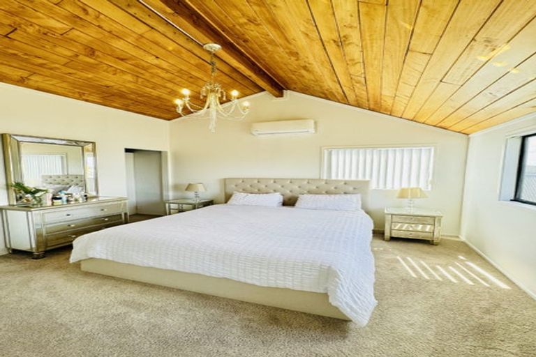 Photo of property in 36 White Heron Drive, Massey, Auckland, 0614