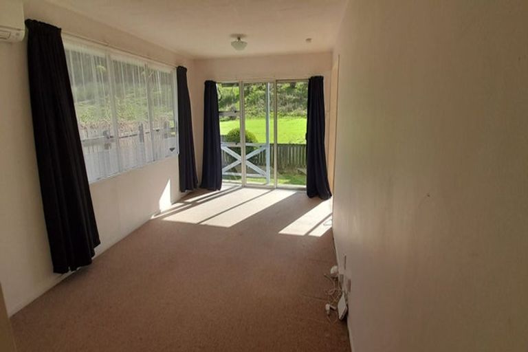 Photo of property in 22 Indiana Grove, Totara Park, Upper Hutt, 5018
