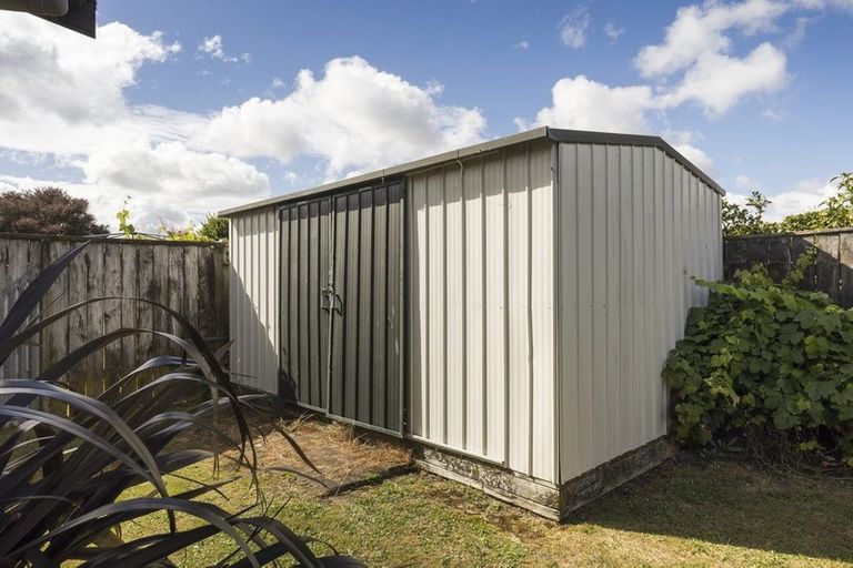 Photo of property in 19 Leander Place, Milson, Palmerston North, 4414