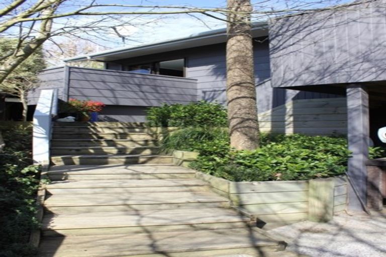 Photo of property in 90 William Bayes Place, Red Beach, 0932