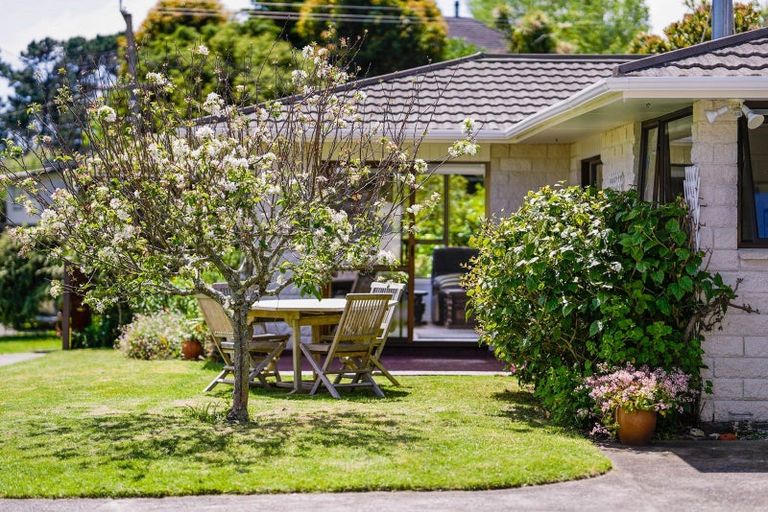 Photo of property in 60 Makora Road, Otaihanga, Paraparaumu, 5036