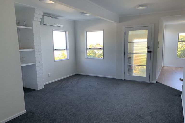 Photo of property in 17 Oku Street, Island Bay, Wellington, 6023