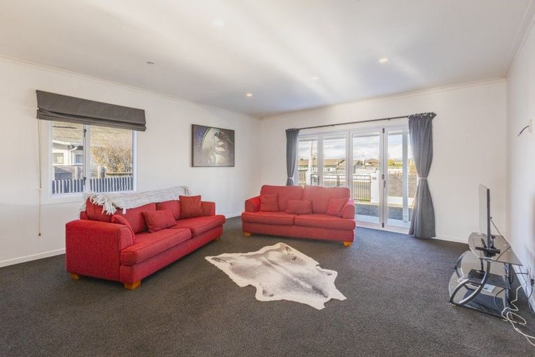 Photo of property in 3 Francis Drake Street, Waipukurau, 4200
