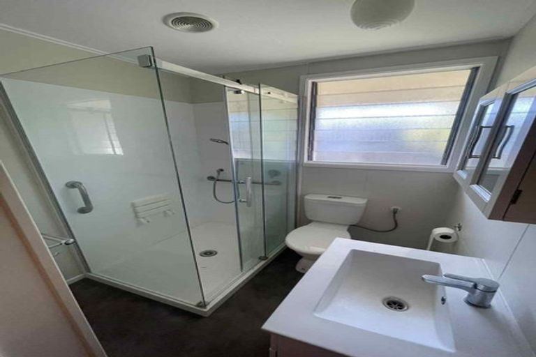 Photo of property in 6 Azalea Place, Waiuku, 2123