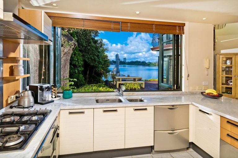 Photo of property in 3/76 Shakespeare Road, Milford, Auckland, 0620