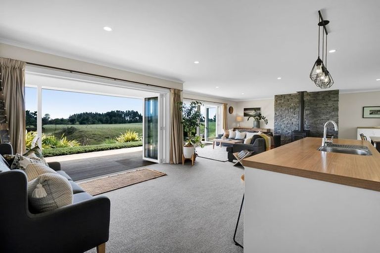 Photo of property in 167 Henwood Road, Paraite, New Plymouth, 4372
