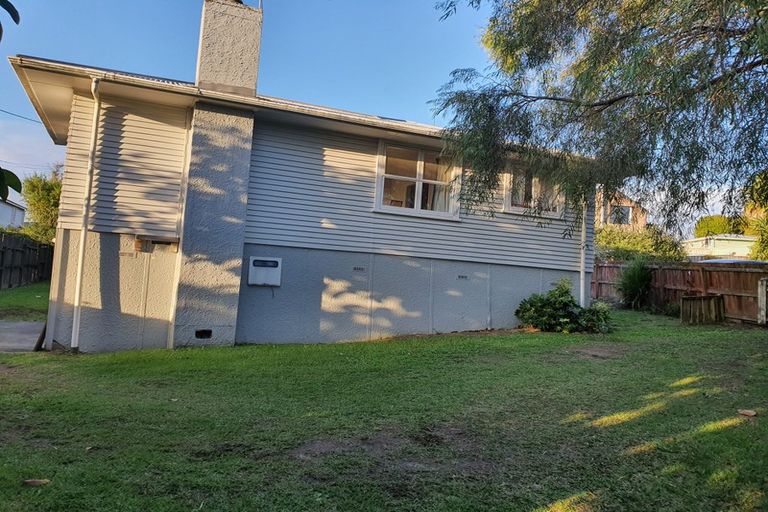 Photo of property in 2/298 Rangatira Road, Beach Haven, Auckland, 0626