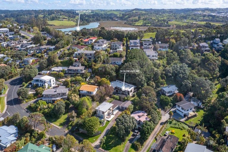 Photo of property in 14 Glenelg Road, Red Beach, 0932