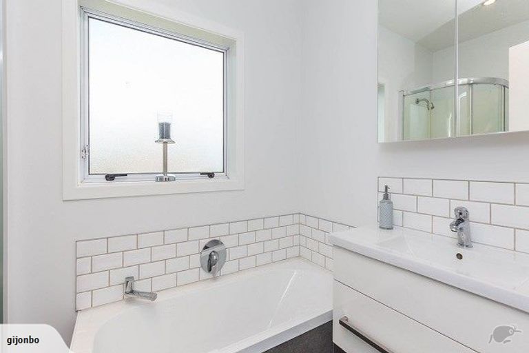 Photo of property in 33 Youngs Road, Papakura, 2110