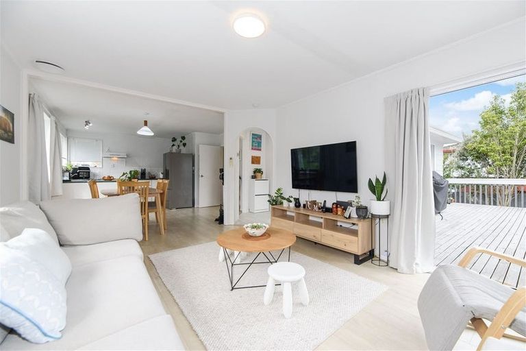 Photo of property in 48 Borich Road, Sunnyvale, Auckland, 0612