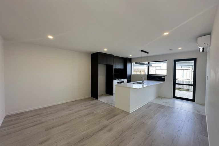 Photo of property in 15b Poruru Close, Papakura, 2110