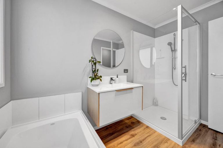 Photo of property in 32 Larlin Drive, Hawera, 4675