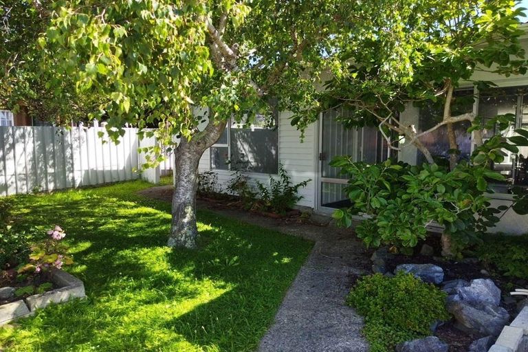 Photo of property in 2/44 Devonshire Road, Miramar, Wellington, 6022